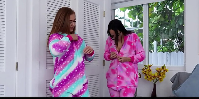 american,ass,black,blowjob,blowjobs,boobs,handjob,licking,molten,nude,pov,pussy,sex,teen