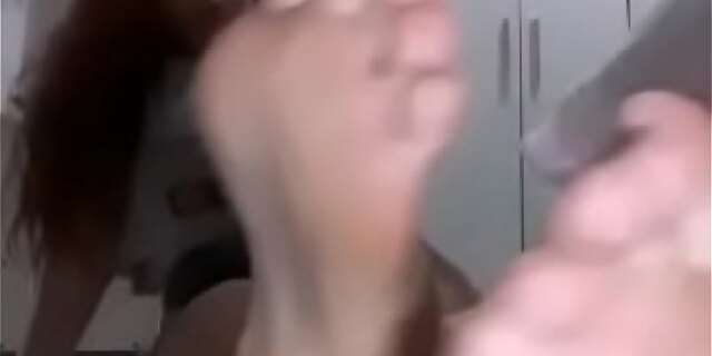 feet
